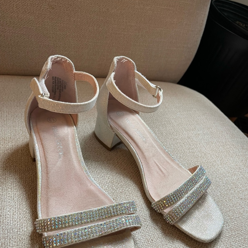 Girls size 13 White Heeled Sandals falls creek